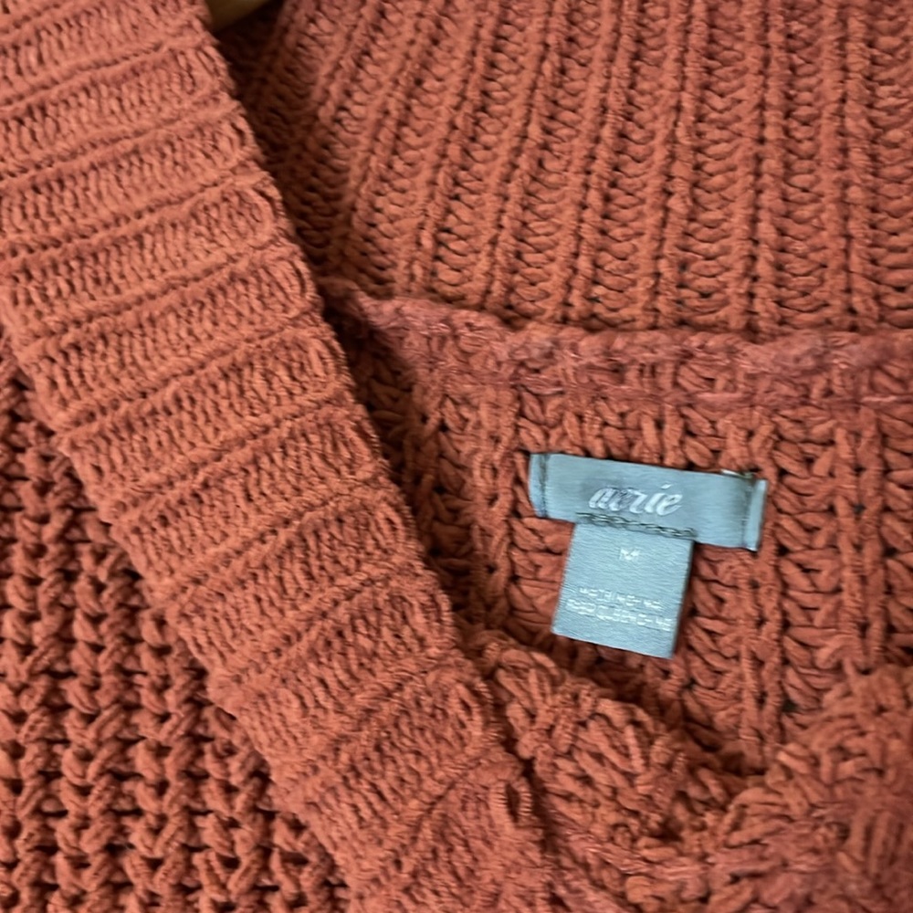 Rust AEO Sweater - Picture 2 of 3